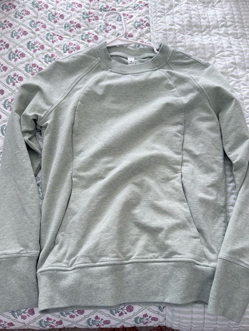 Lululemon green crewneck